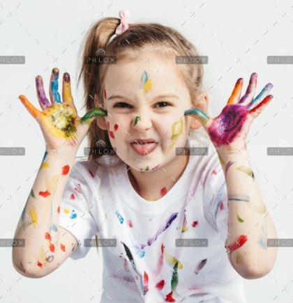 demo-attachment-1019-little-girl-covered-in-paint-making-funny-faces-P7MR25N-e1589450524799